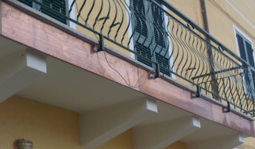 Lattoneria su misura balcone